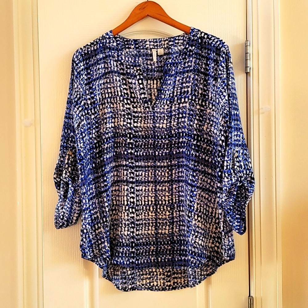 EST. 1946 blouse size large blue black grey and white